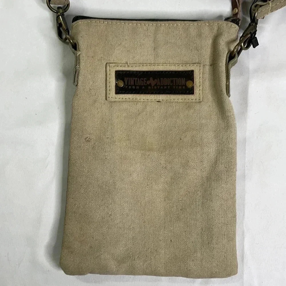 NWT VW Themed Summer Lovin Recycled Military Tent Tote Crossbody - Picture 4 of 11